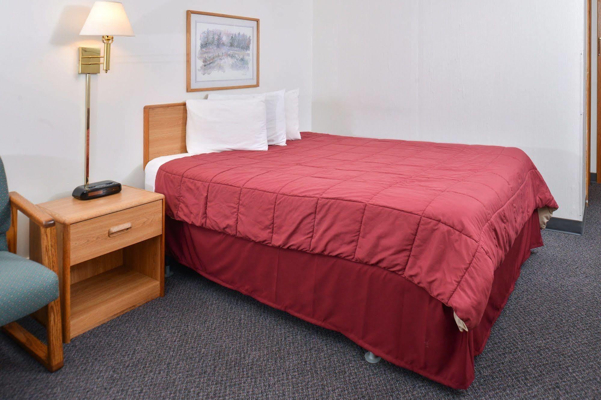 Sauk River Inn & Suites, A Travelodge By Wyndham Sauk Centre Екстер'єр фото